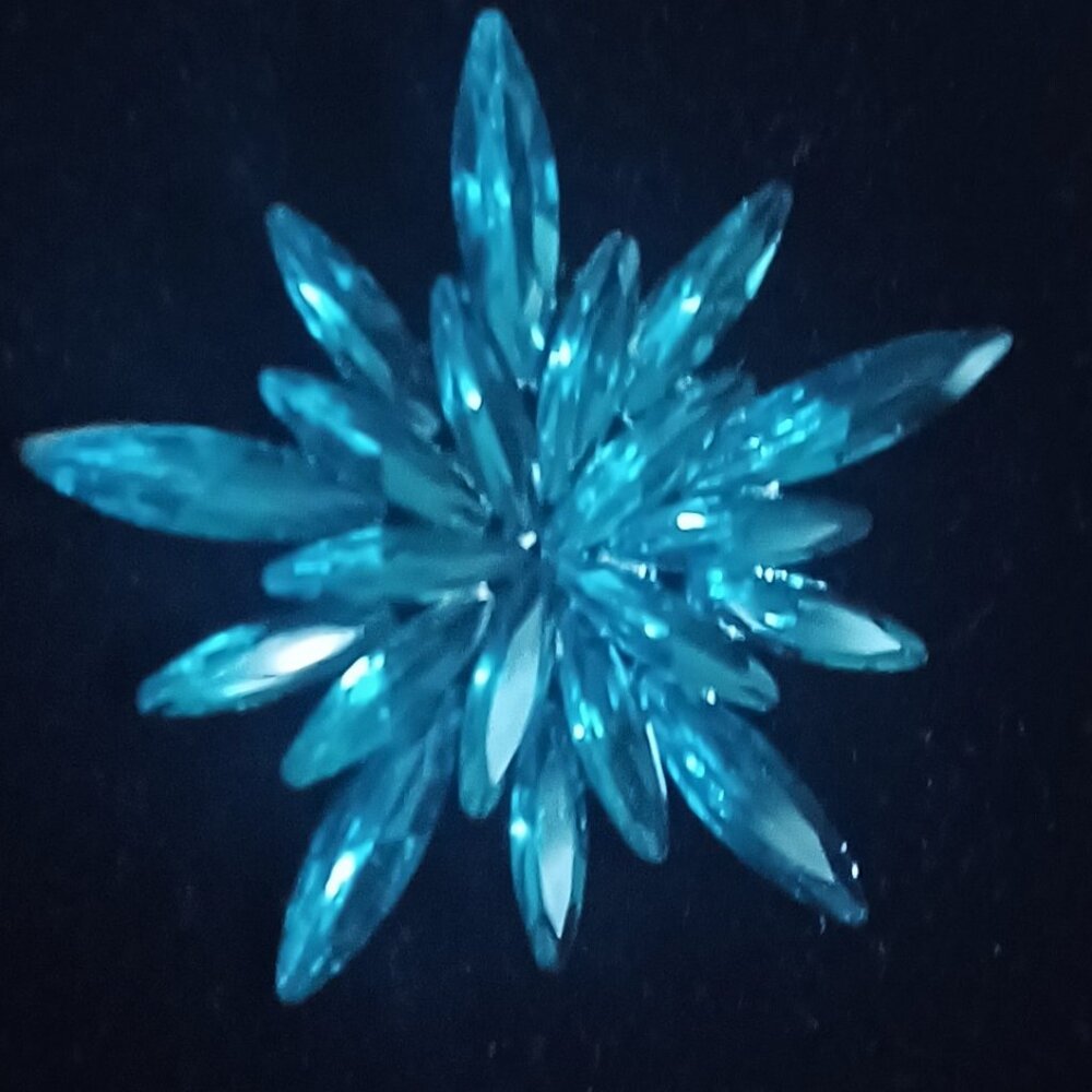 Dazzling blue Rhinestone Brooch